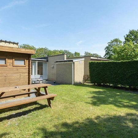 Contemporary Bungalow With Garden Sint Maartensvlotbrug Εξωτερικό φωτογραφία